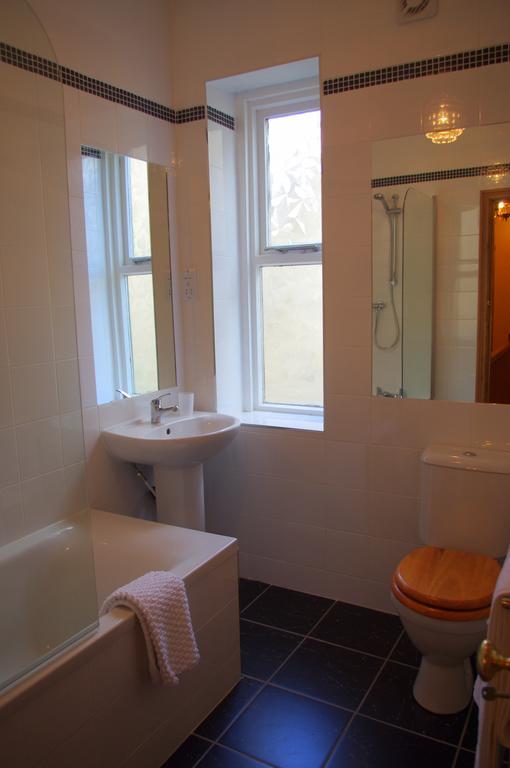 Crown House Suites Halifax Kamer foto