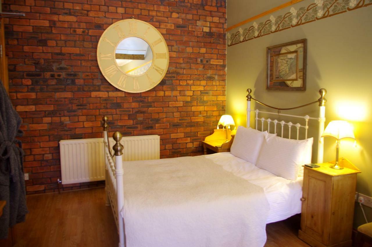Crown House Suites Halifax Buitenkant foto